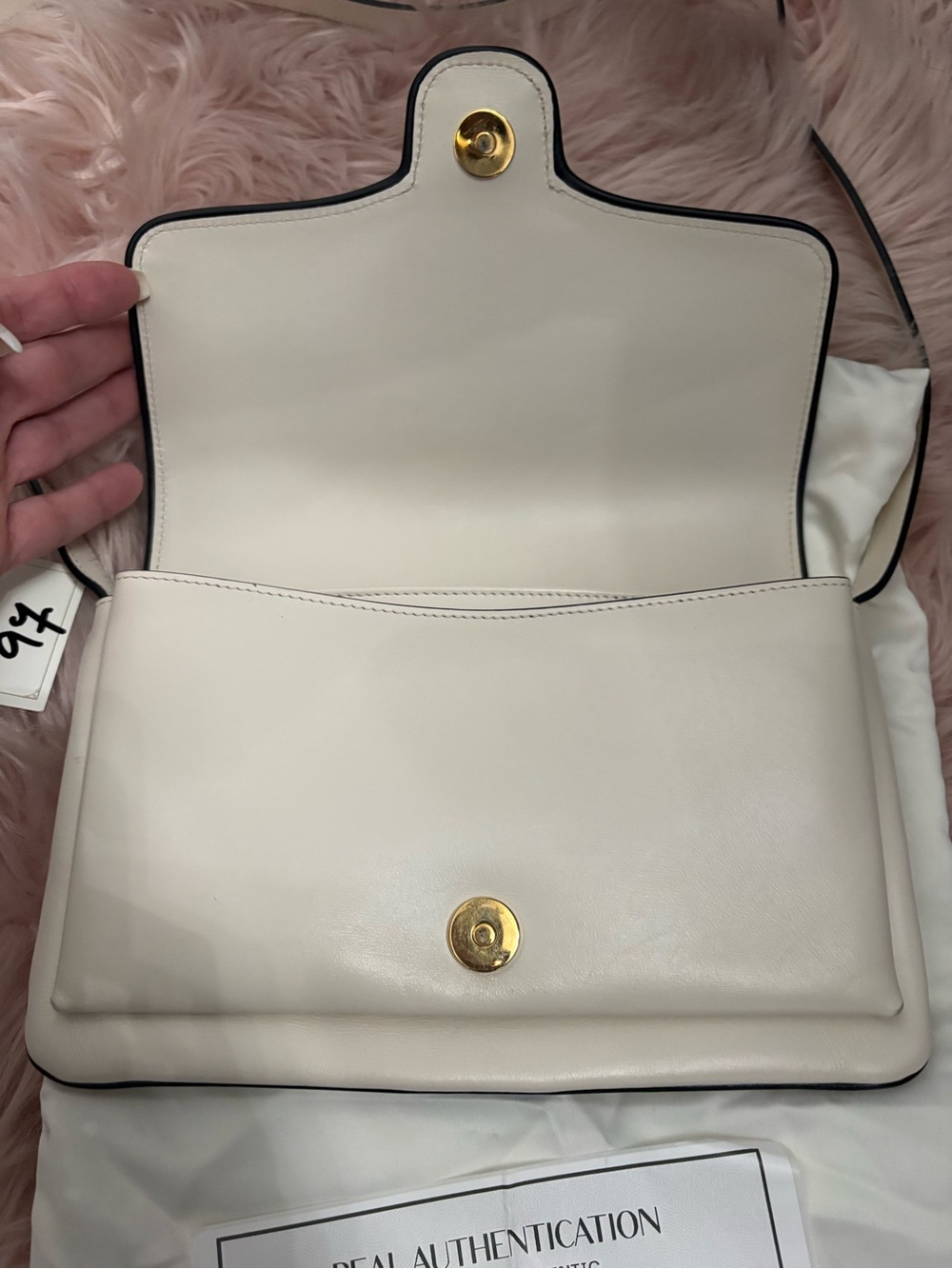 Gucci Cream Leather Crossbody with Black Trim & Gold GG - Picture 4 of 7